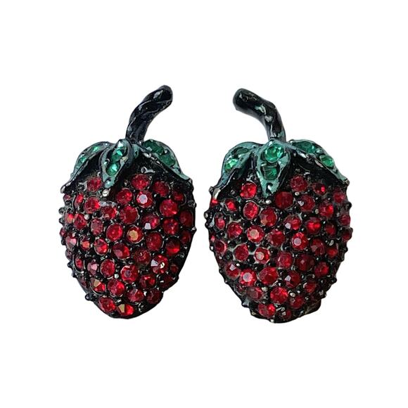 1960s Red Green Rhinestone Black Metal Strawberry Demi Parure Pin Clip Earrings - Picture 3 of 7